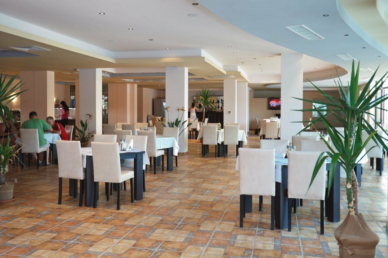 Saint George Palace Hotel Свети-Влас Экстерьер фото